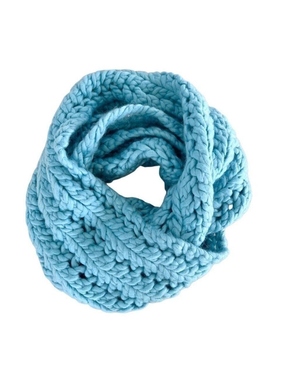 ZED Handmade Wool Turquoise Infinity Scarf